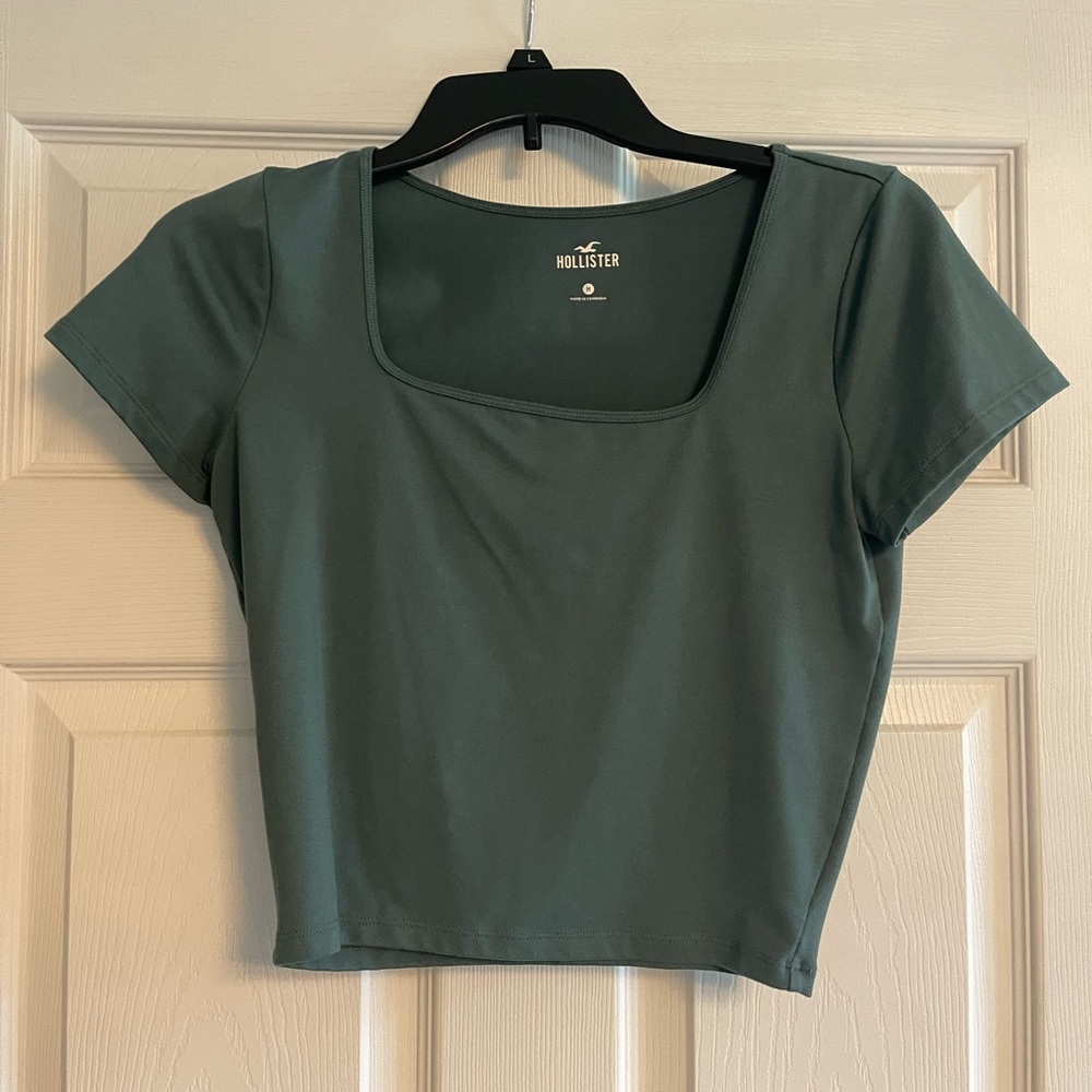 Green/Teal Hollister cropped short sleeve